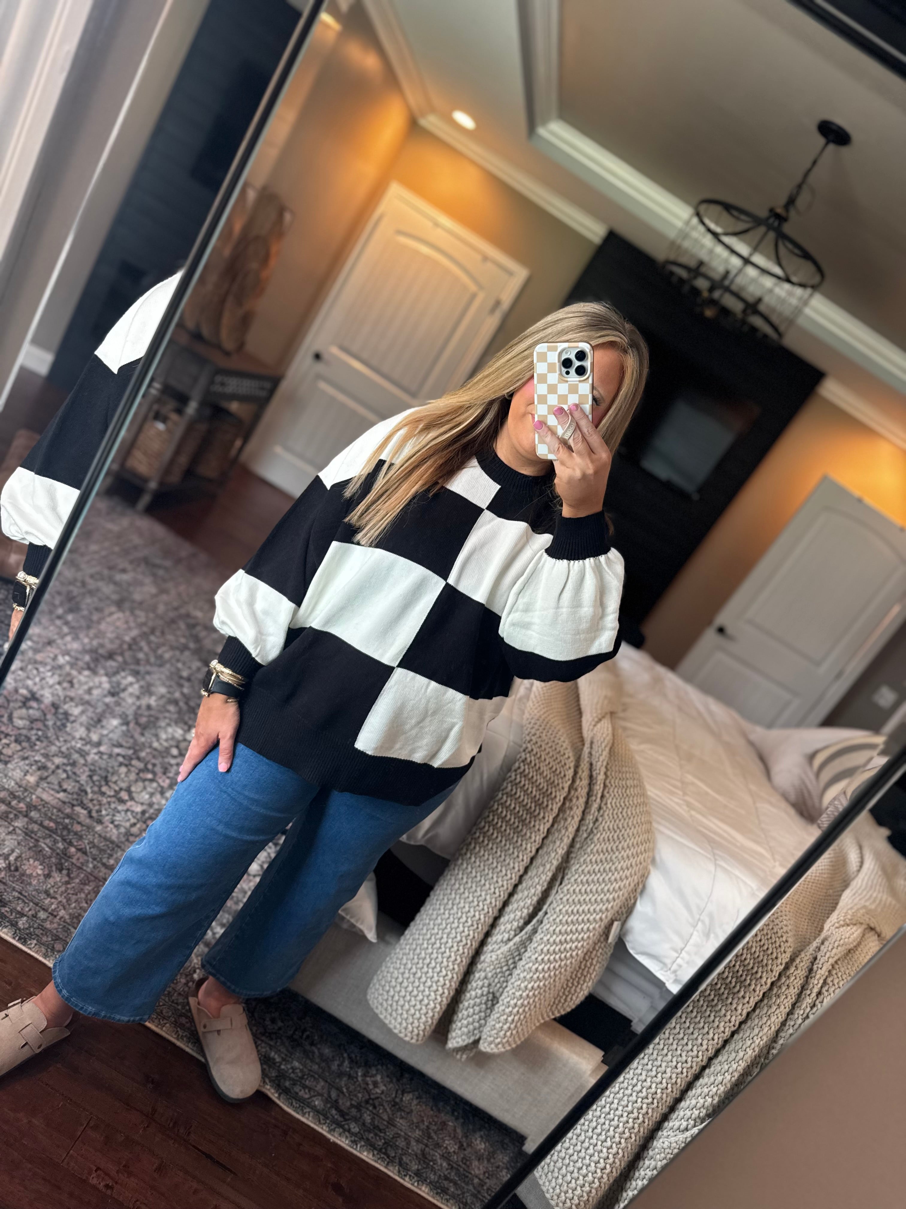 SS BLACK WHITE SWEATER L1
