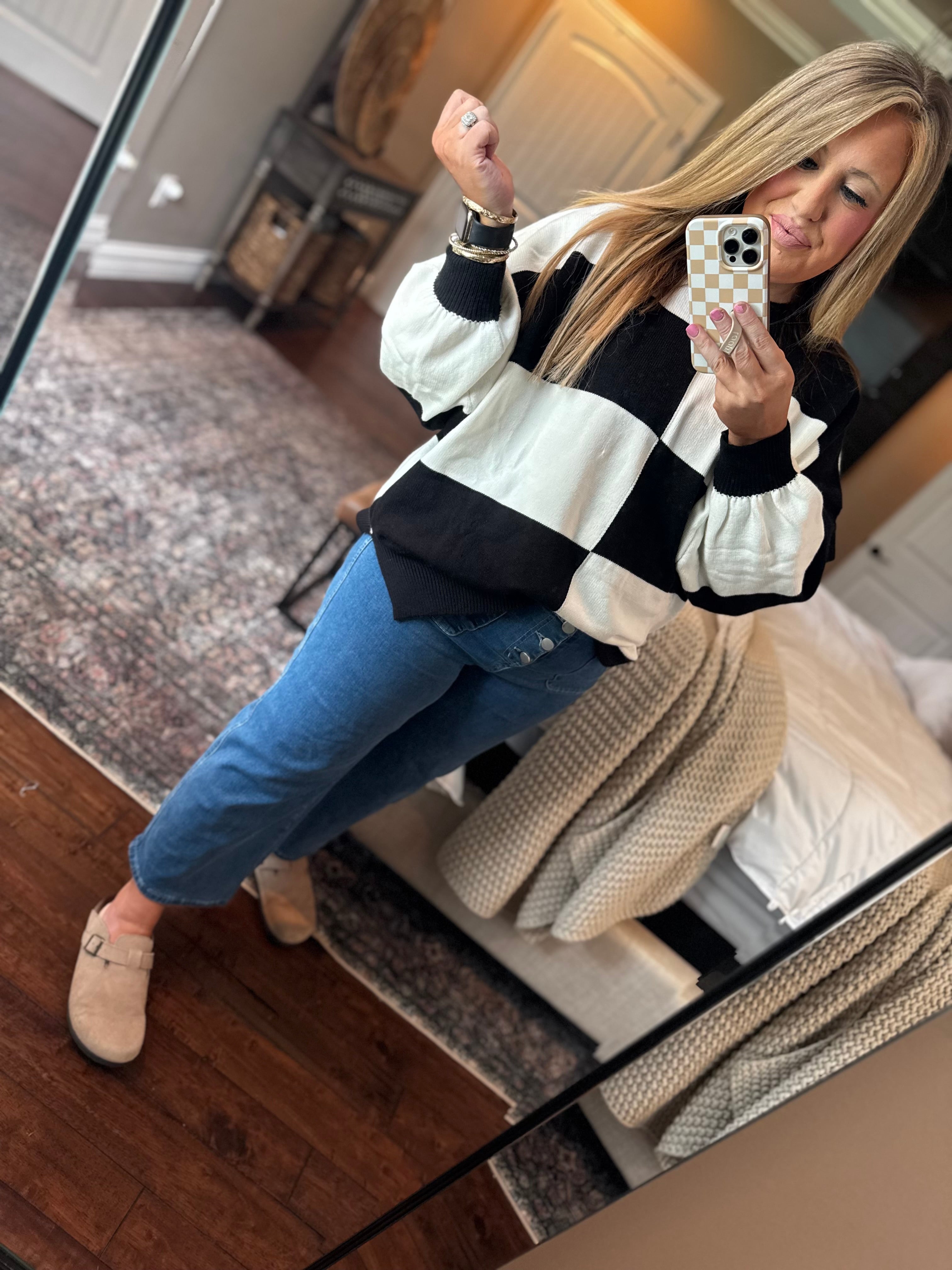 SS BLACK WHITE SWEATER L1