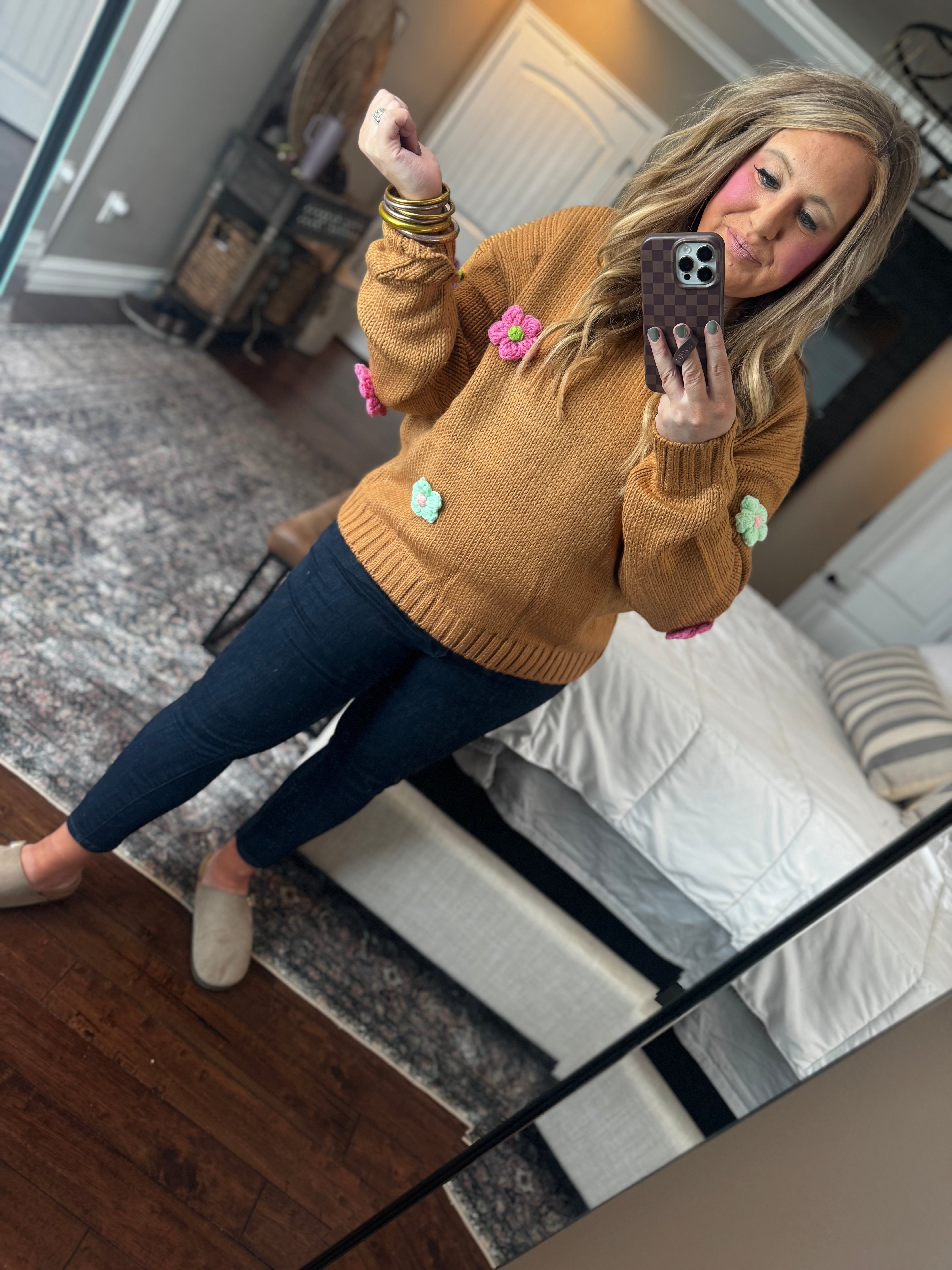 CAMEL FLORAL SWEATER P15