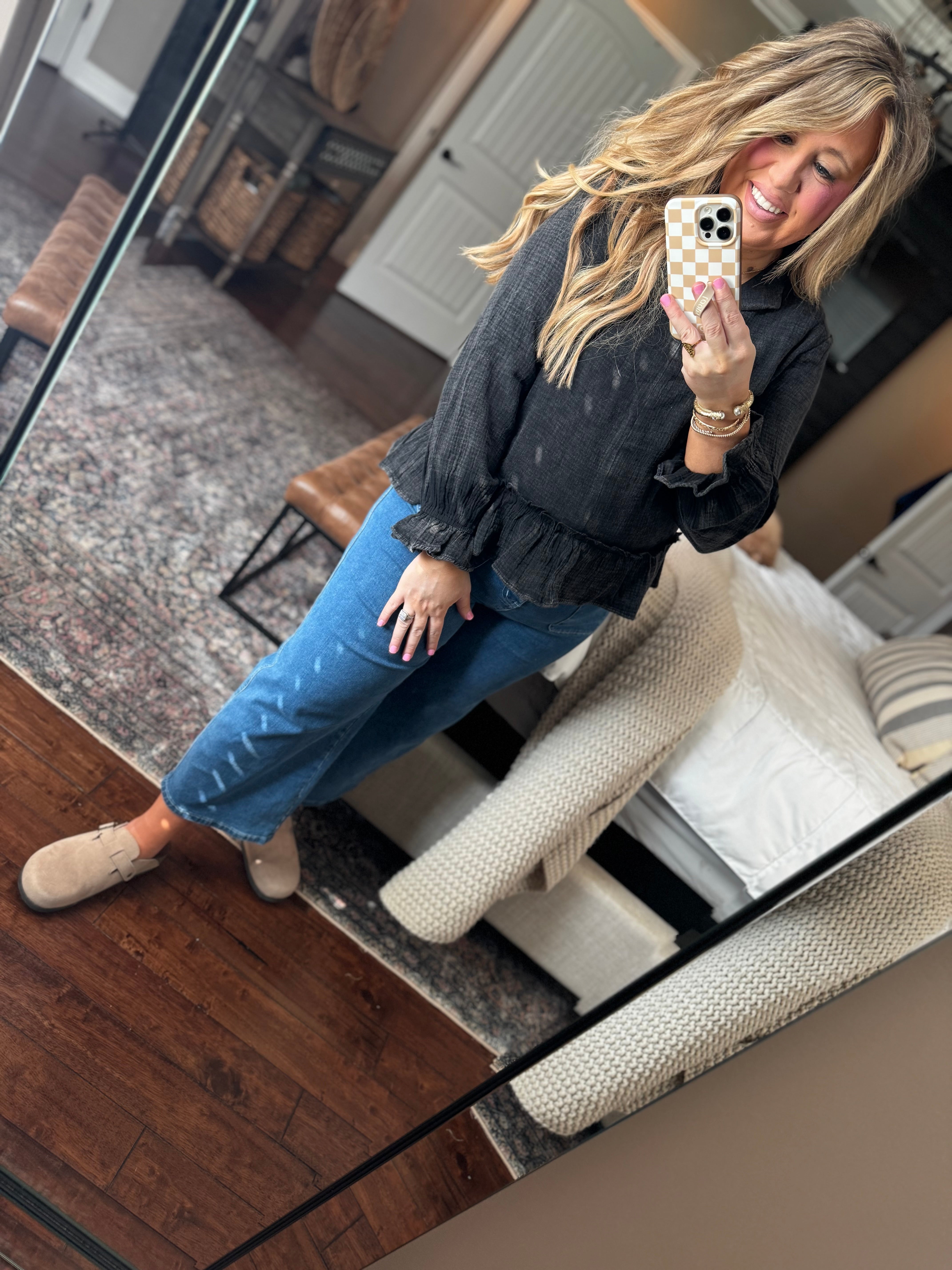 BLACK RUFFLE BOTTOM TOP K15