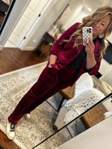 BURGUNDY BLAZER OUTFIT 8W