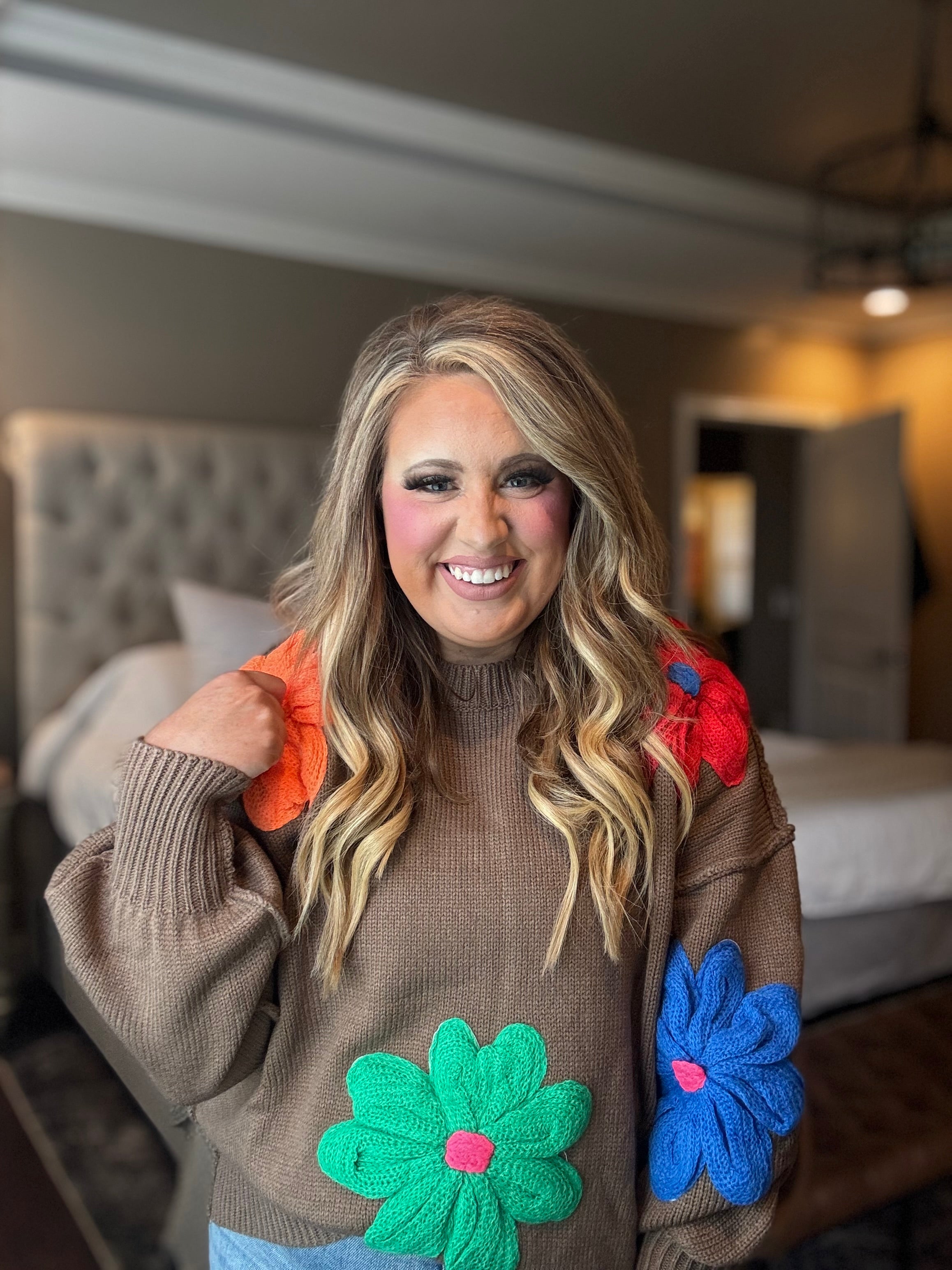 MOCHA FLORAL SWEATER Q1