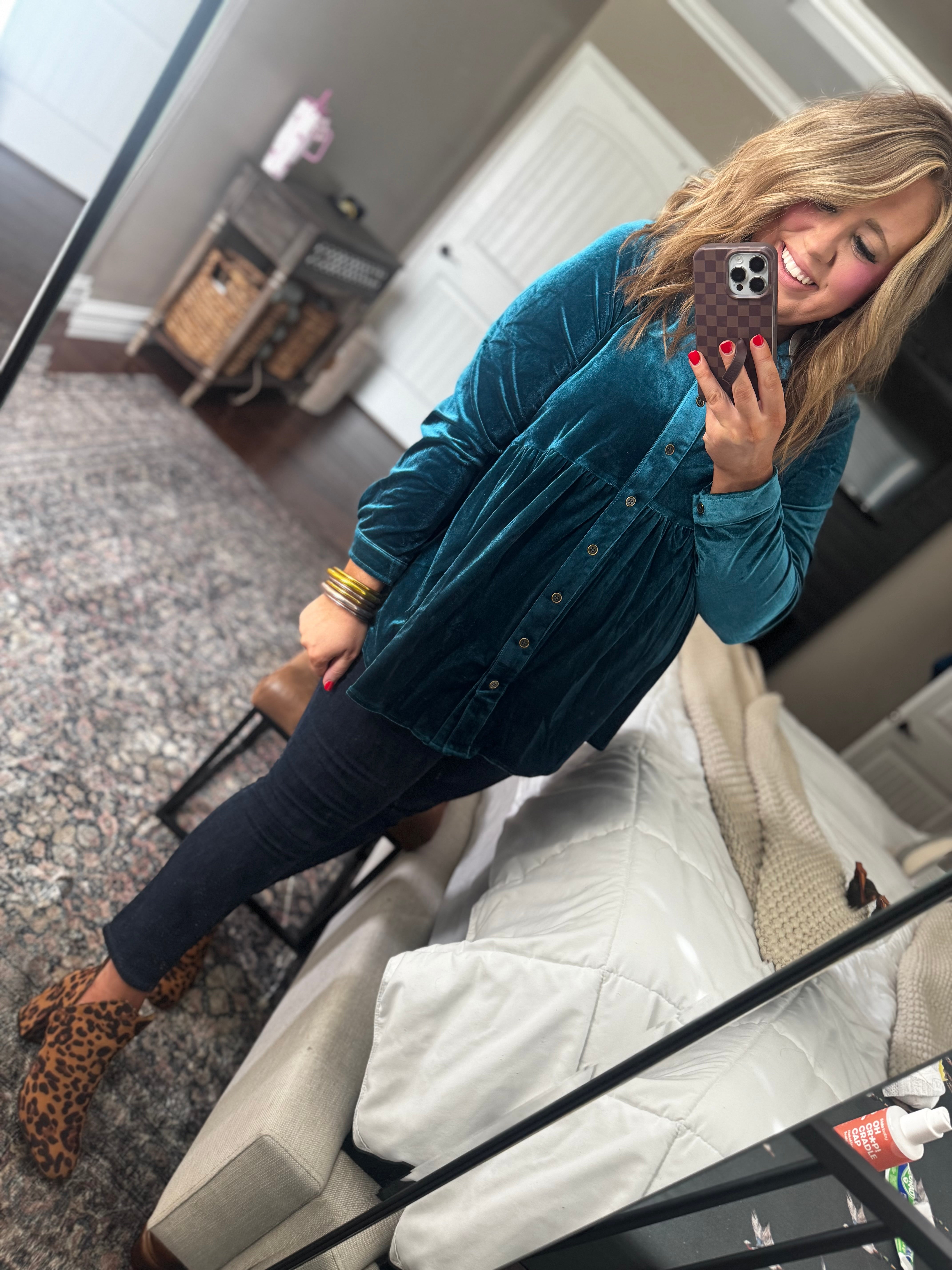 DOORBUSTER TEAL VELVET  BUTTON TOP S21