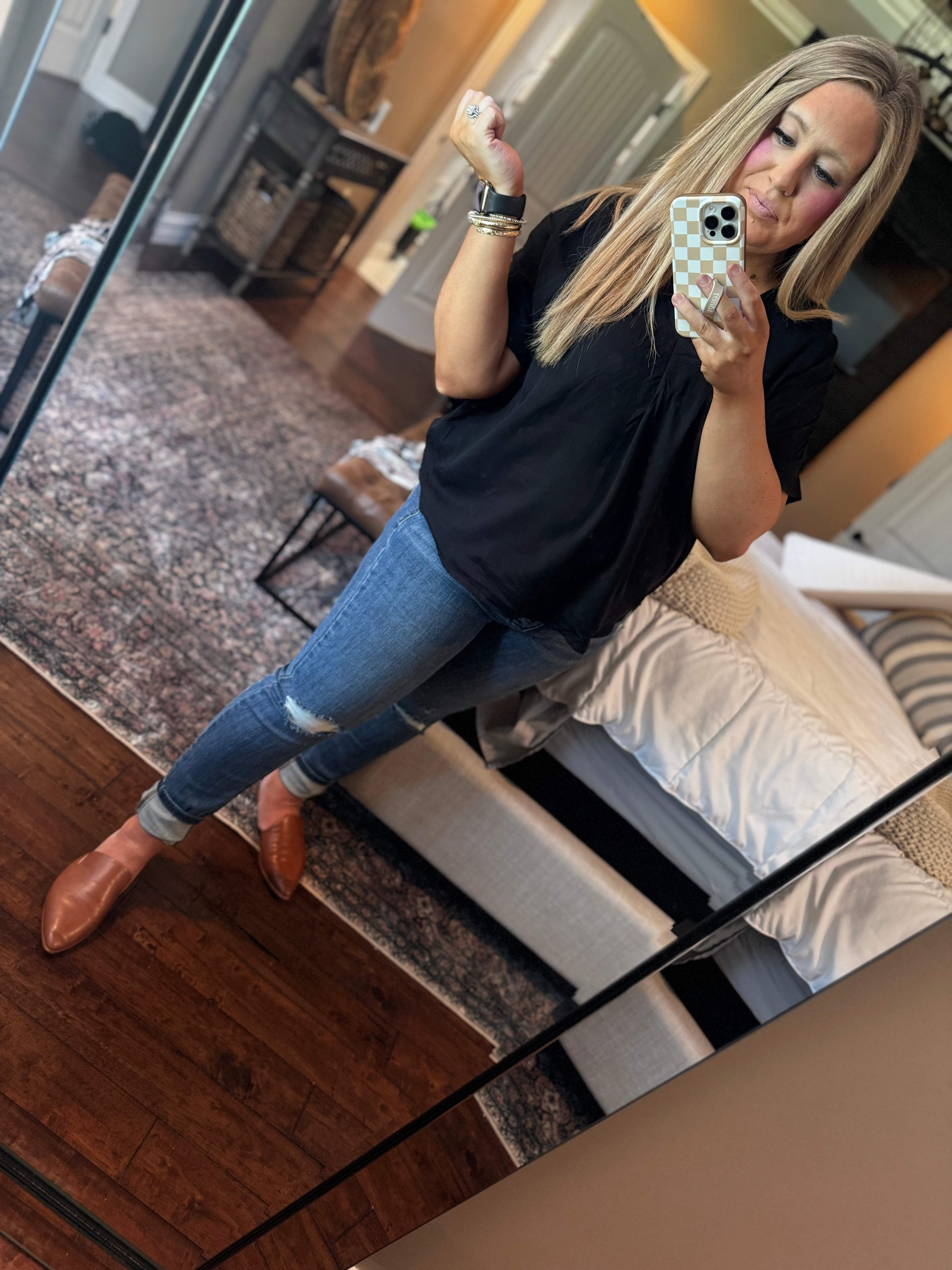 VL BLACK V-NECK TOP L4