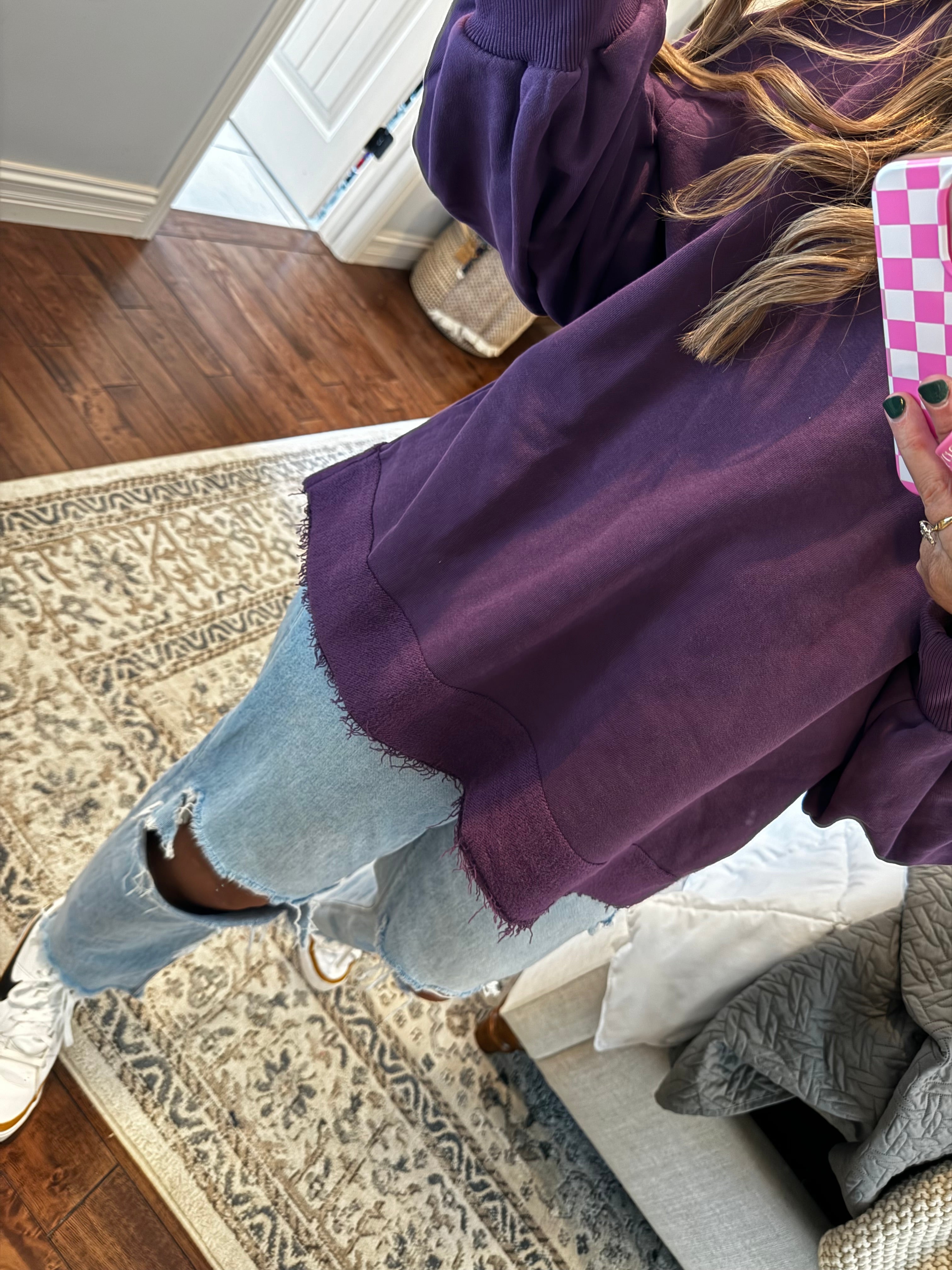 PURPLE SWEATSHIRT P24