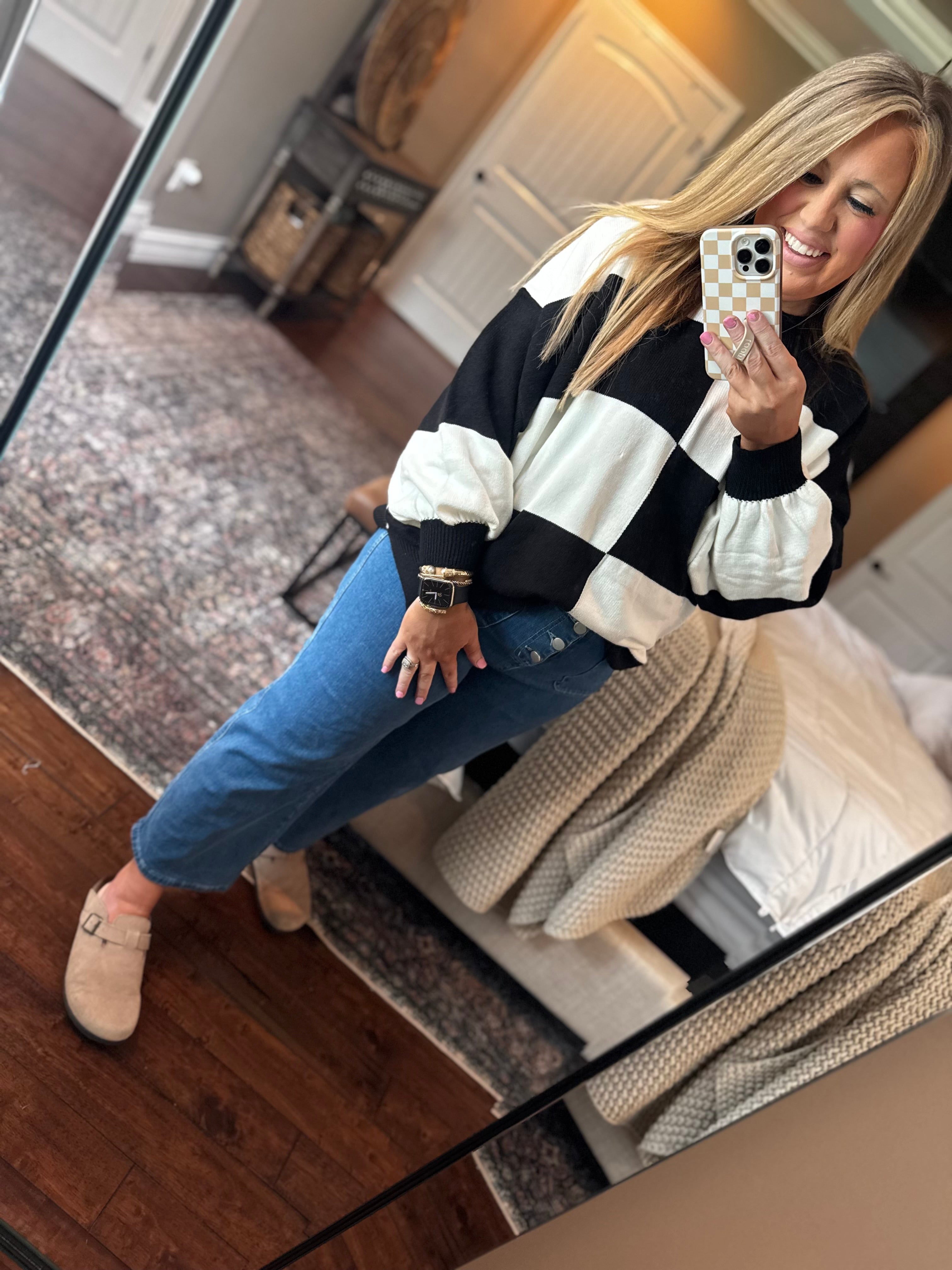 SS BLACK WHITE SWEATER L1