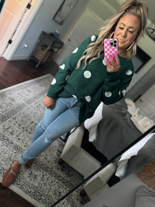 CURVY HUNTER GREEN SWEATER