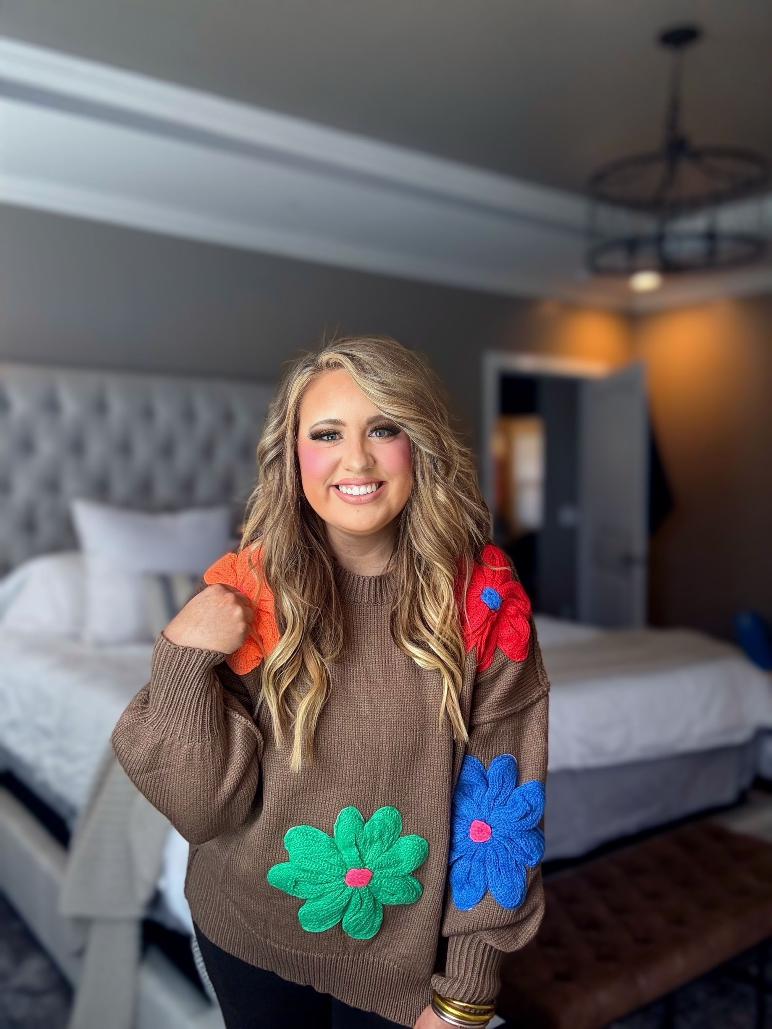 MOCHA FLORAL SWEATER Q1