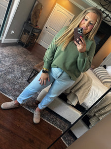 OLIVE PULLOVER O11