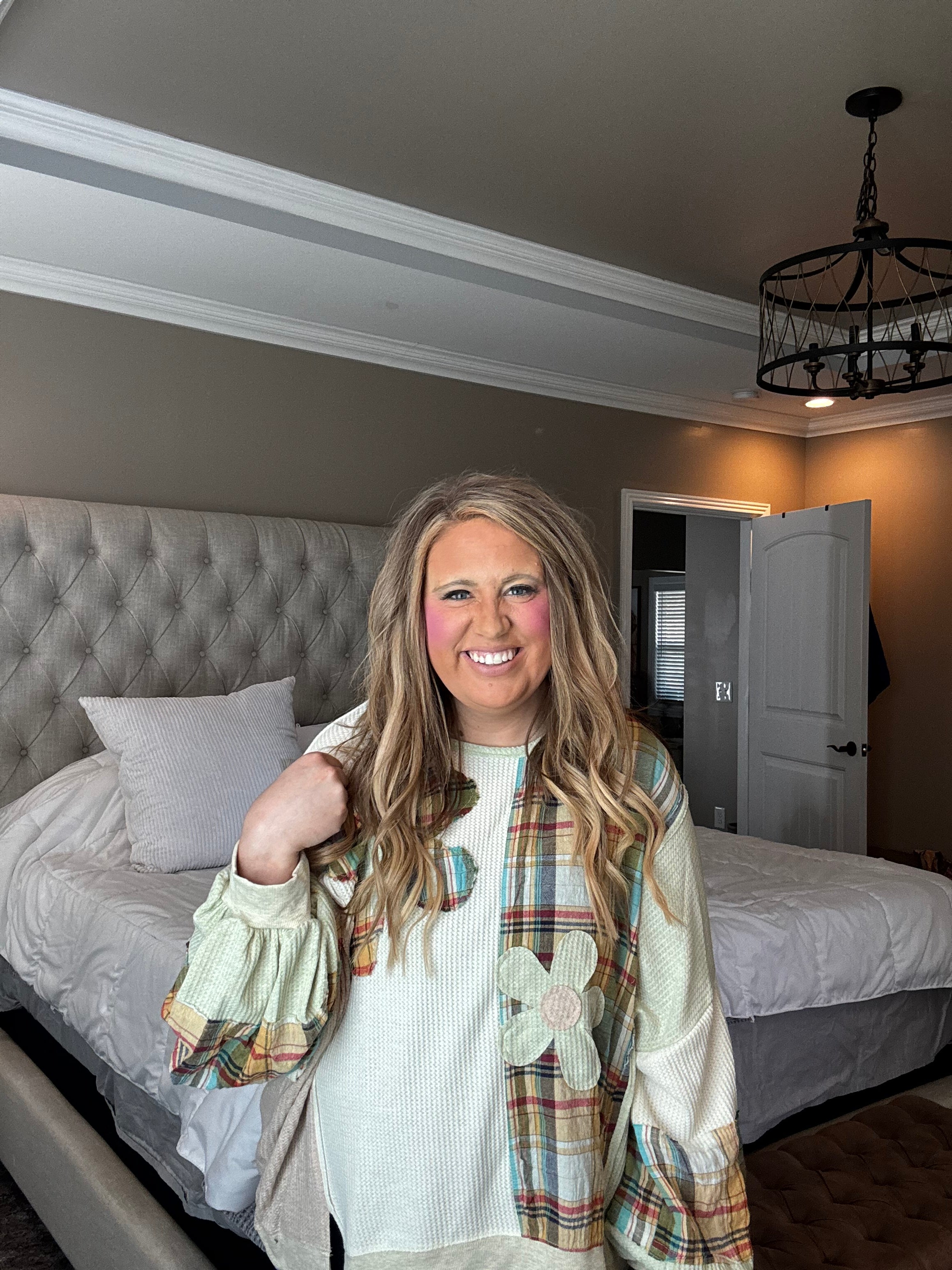 EASEL SAGE FLORAL TOP