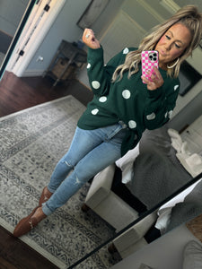 CURVY HUNTER GREEN SWEATER