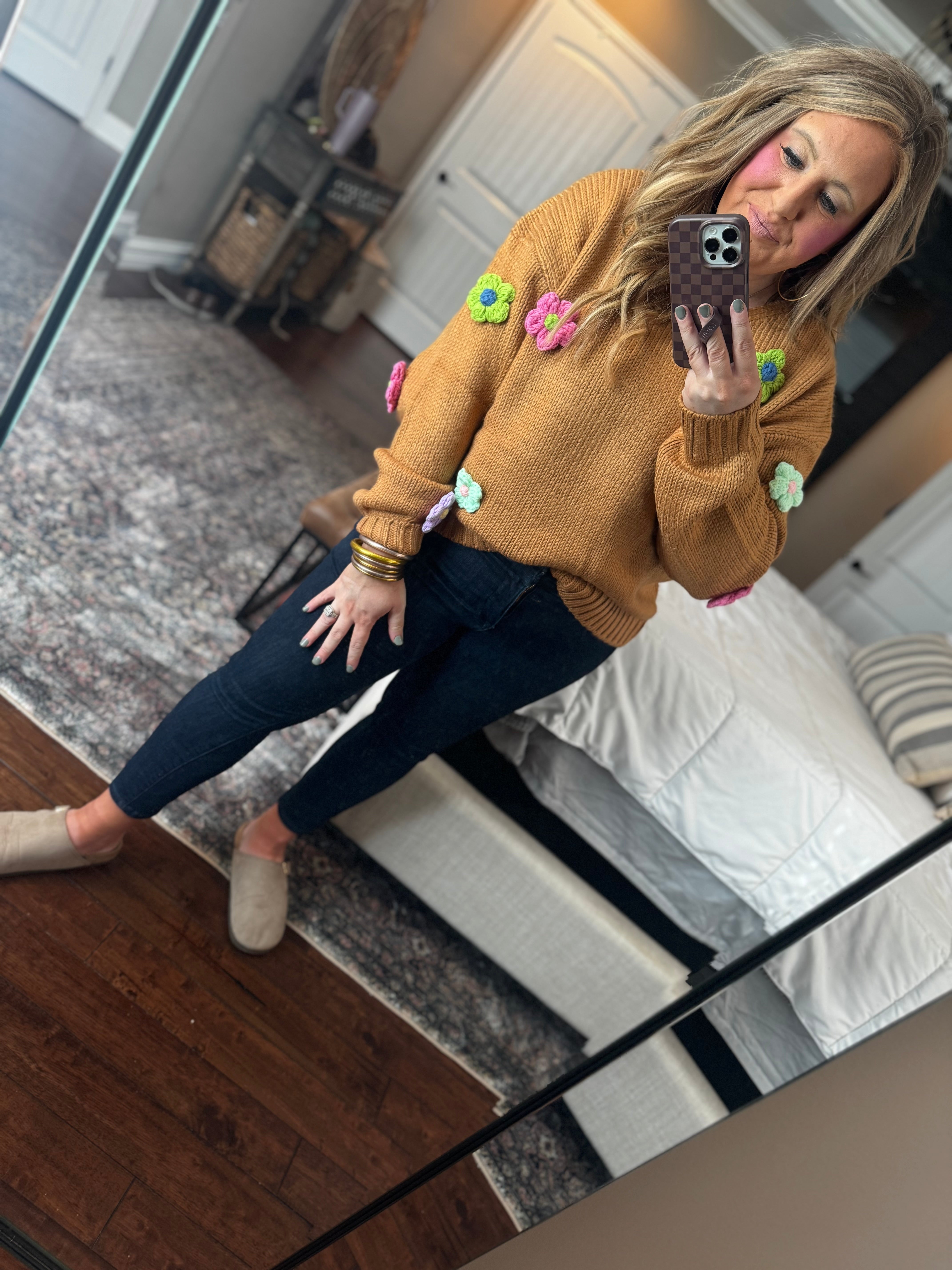 CAMEL FLORAL SWEATER P15