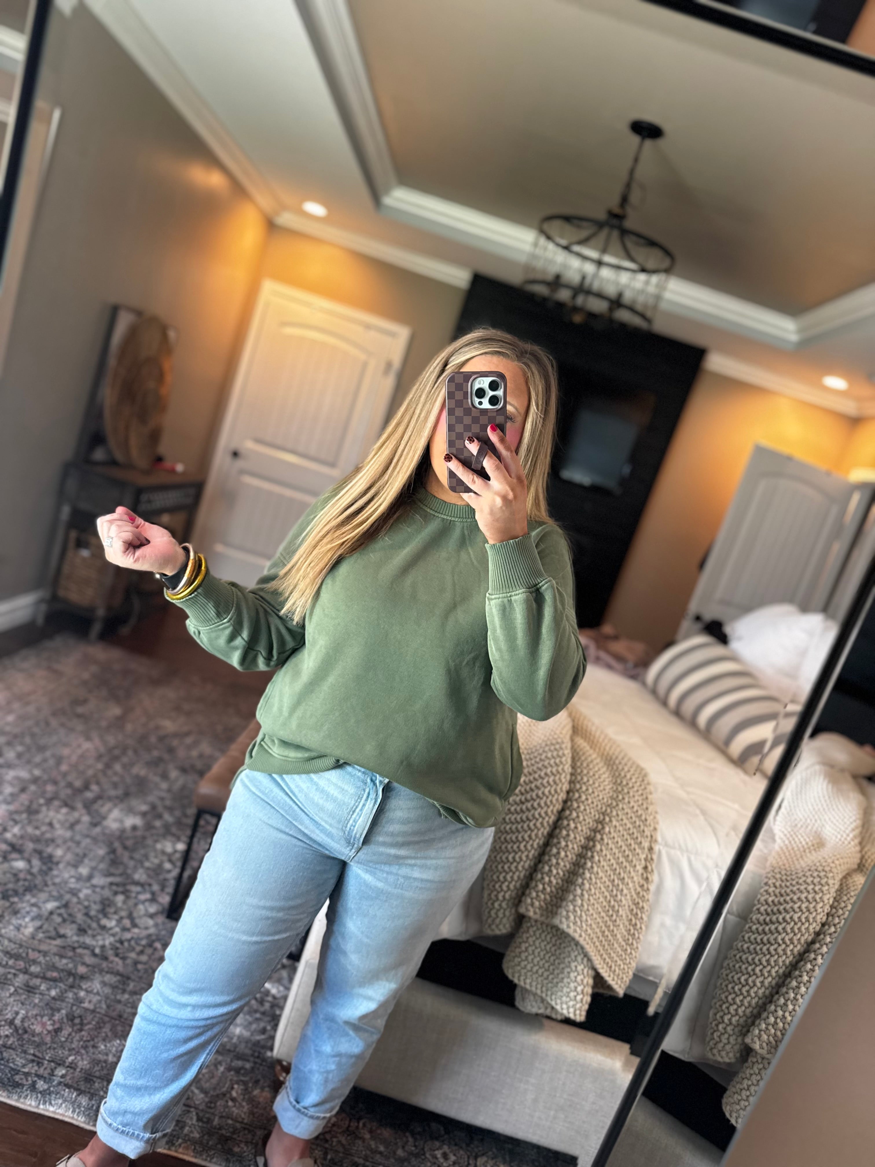 OLIVE PULLOVER O11