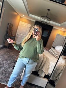 OLIVE PULLOVER O11