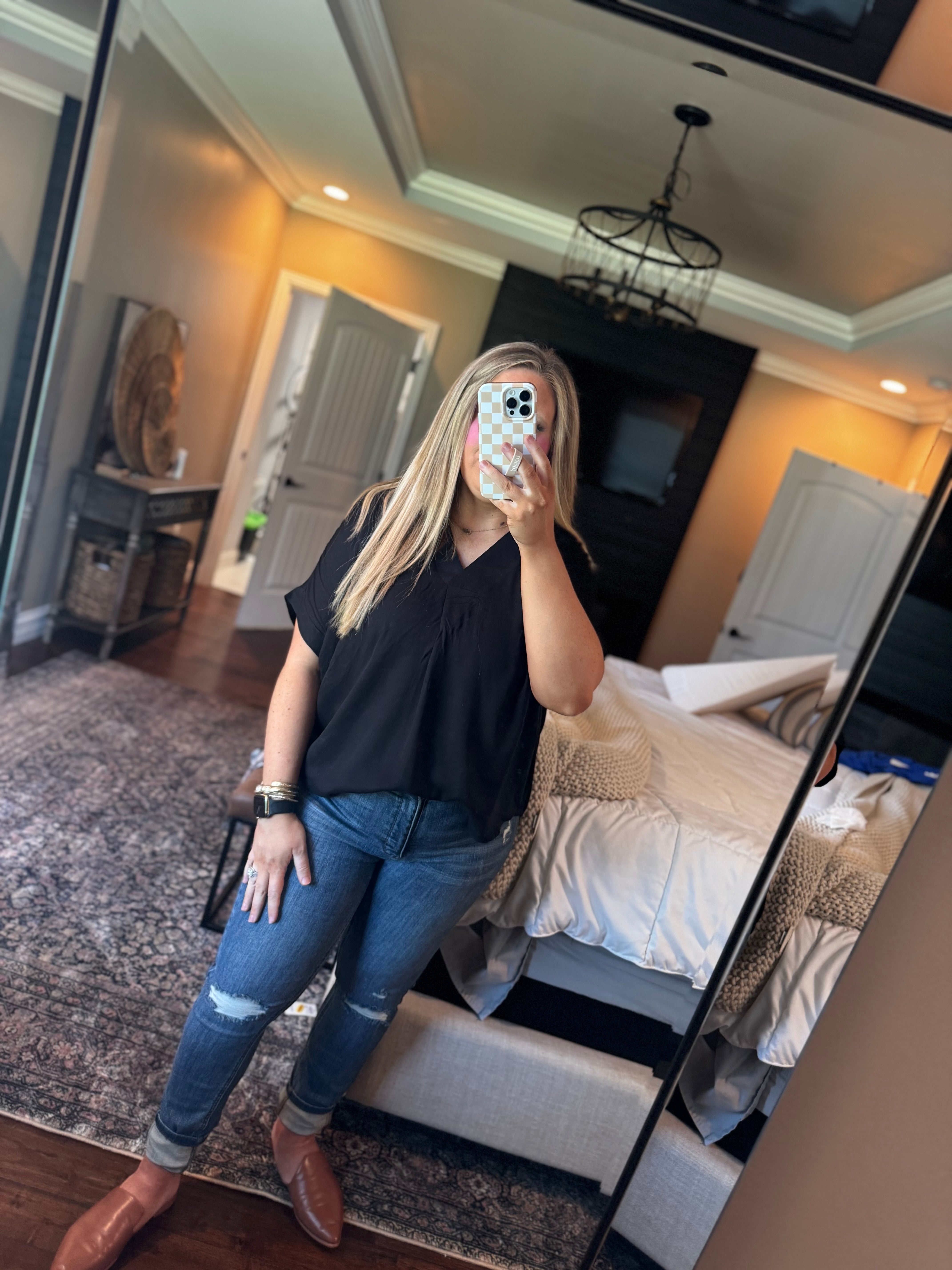 VL BLACK V-NECK TOP L4