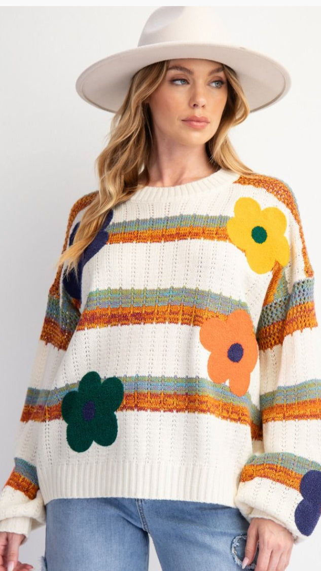 EASEL IVORY FLORAL SWEATER O15