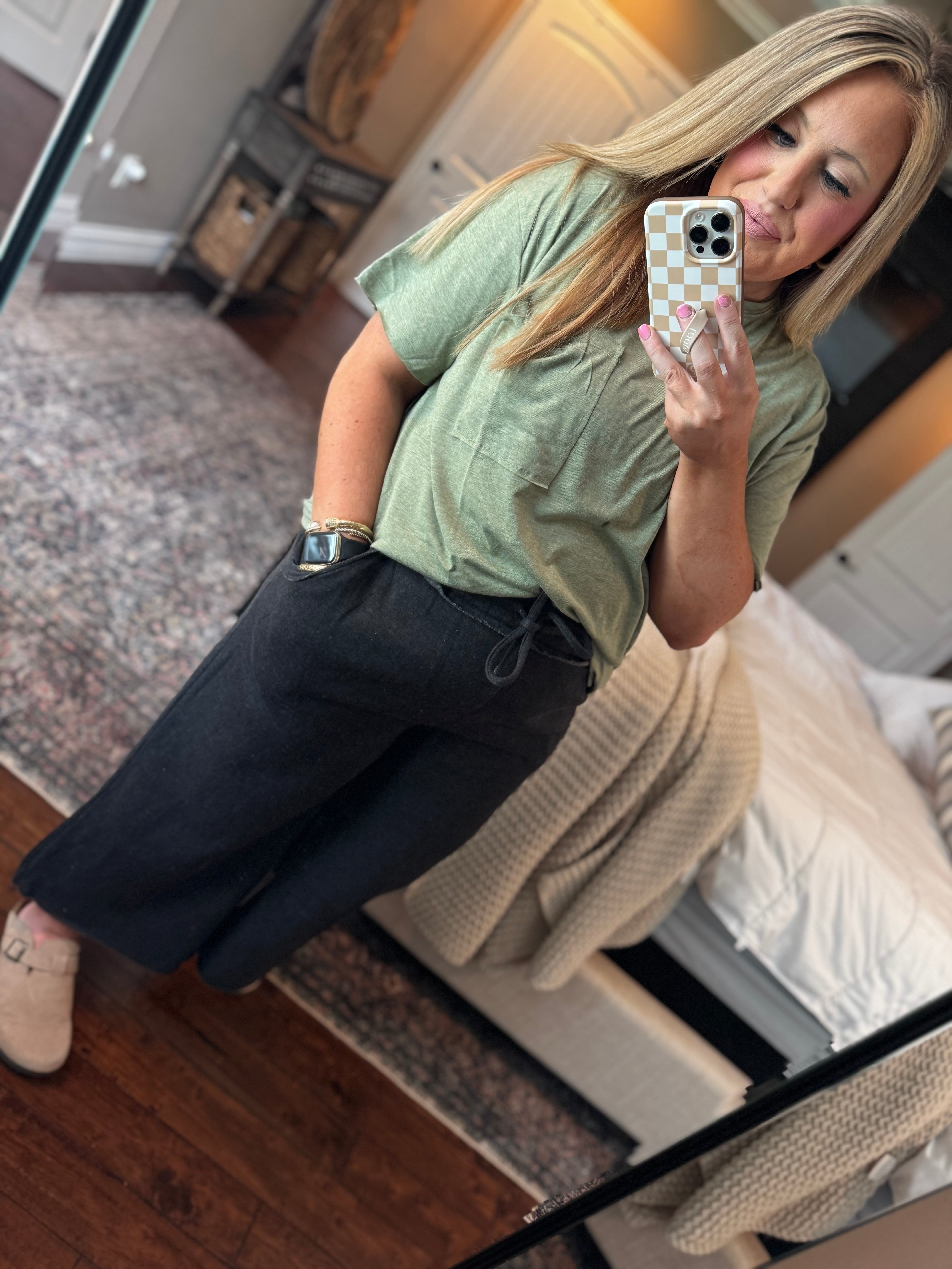 BLACK BOTTOMS L 8
