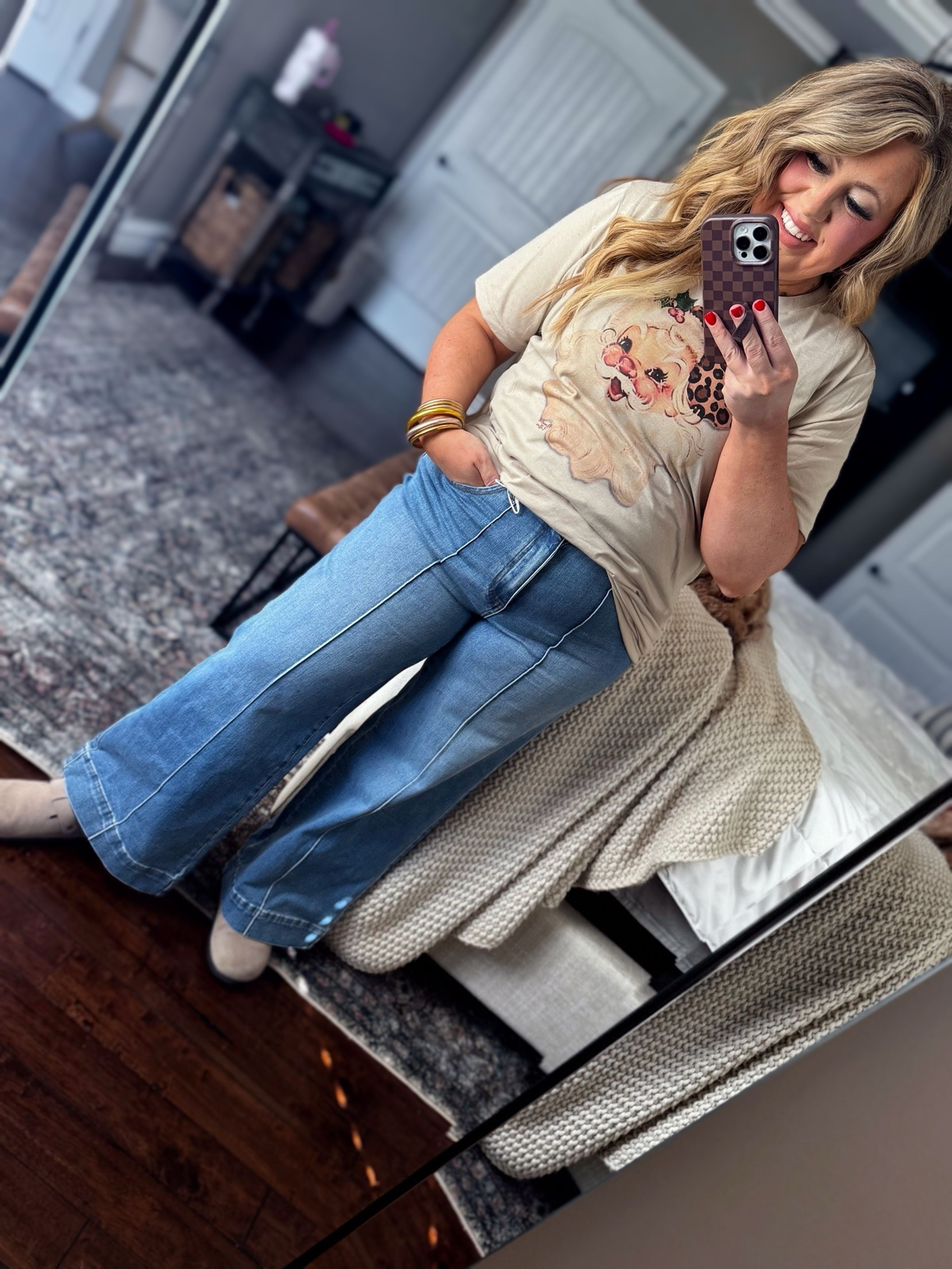 BEIGE SANTA SHORT SLEEVE TEE R35