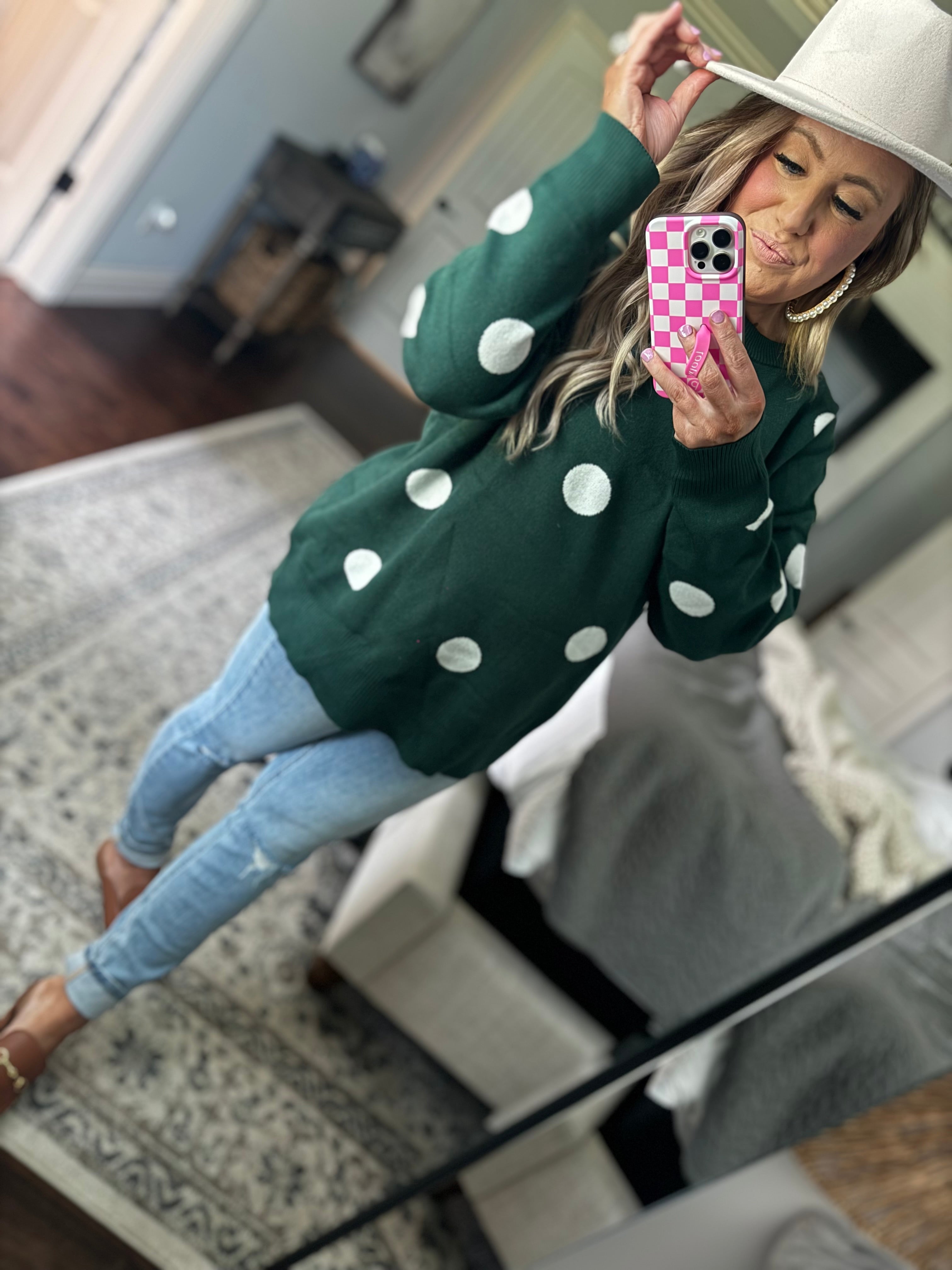 CURVY HUNTER GREEN SWEATER