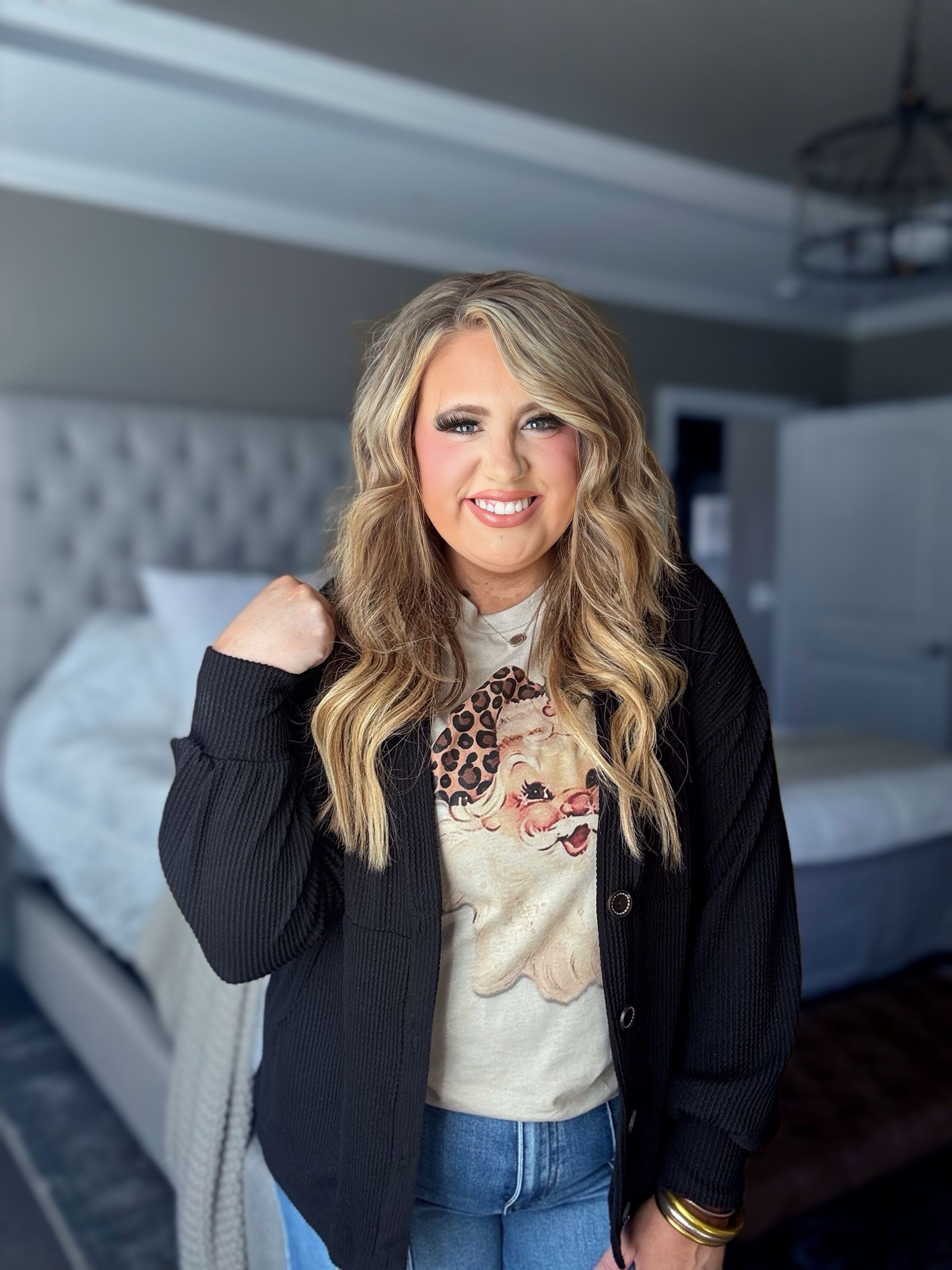 BEIGE SANTA SHORT SLEEVE TEE R35