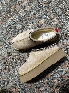 CORKY SLIP ON