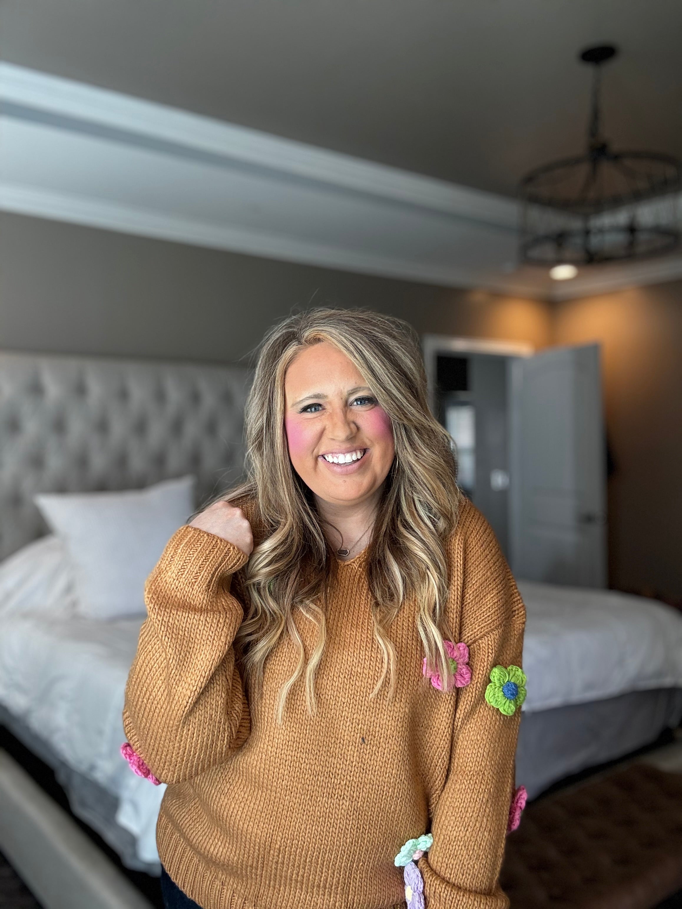 CAMEL FLORAL SWEATER P15