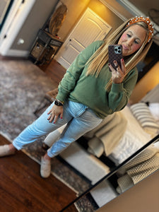 OLIVE PULLOVER O11