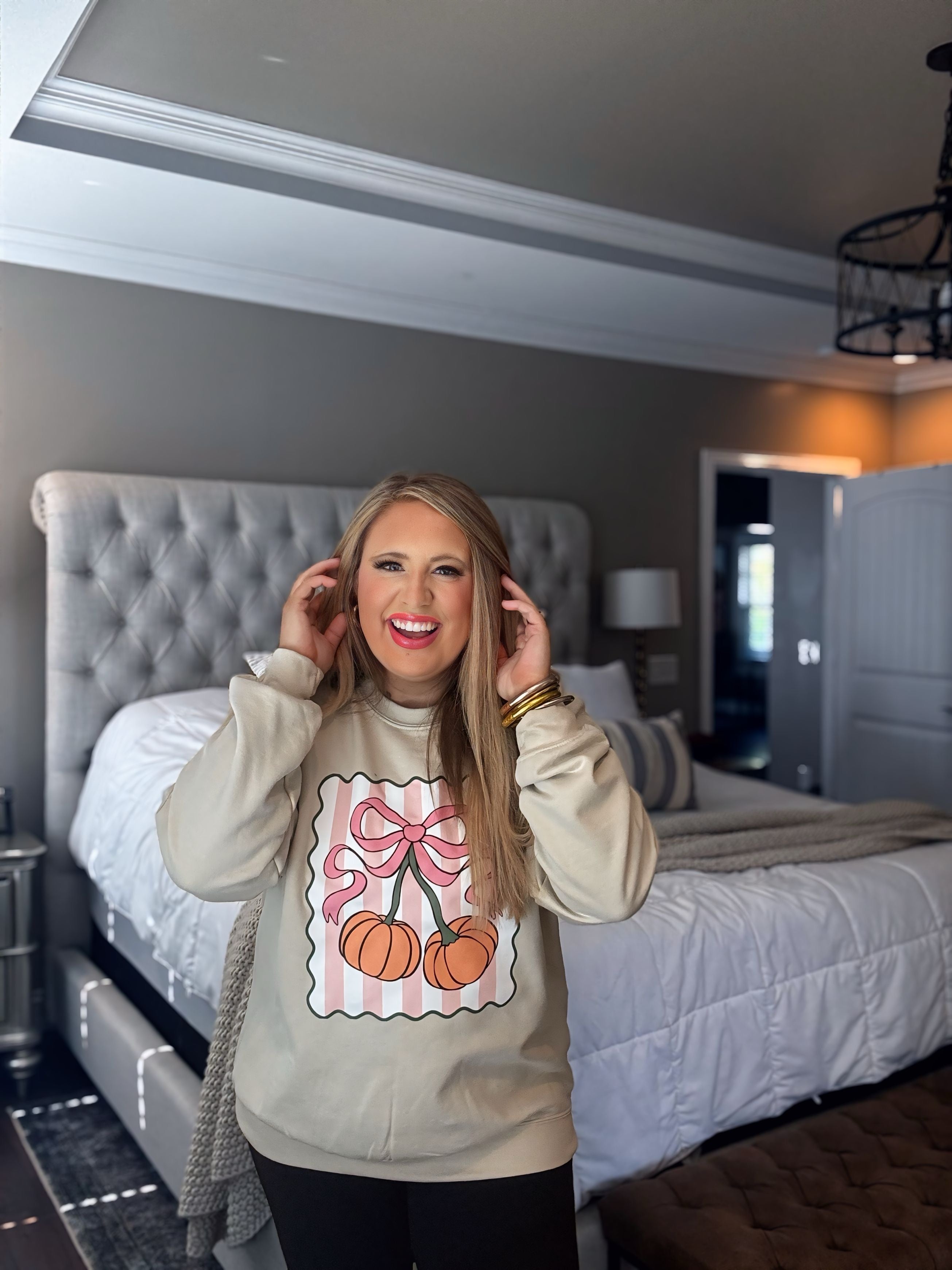 PUMPKIN BOW SWEATSHIRT N8