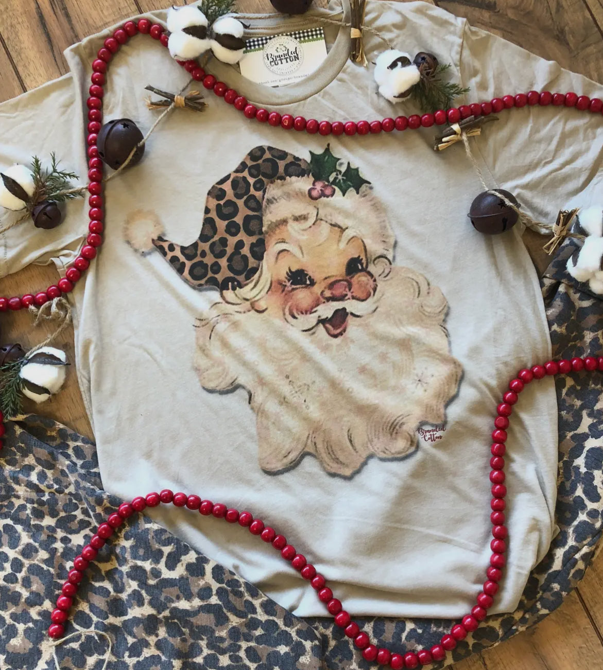 BEIGE SANTA SHORT SLEEVE TEE R35