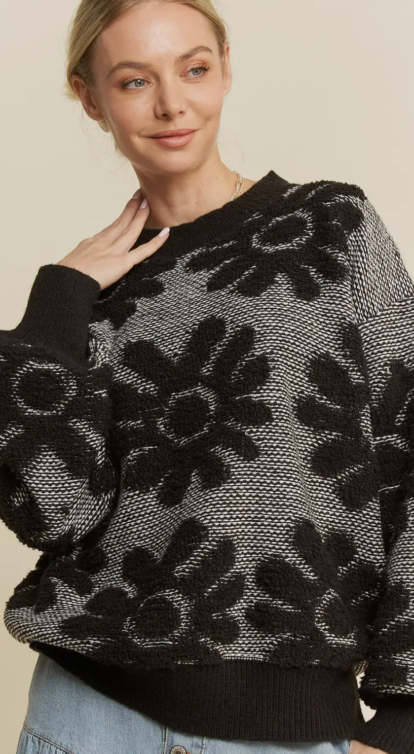 BLACK WHITE FLORAL SWEATER