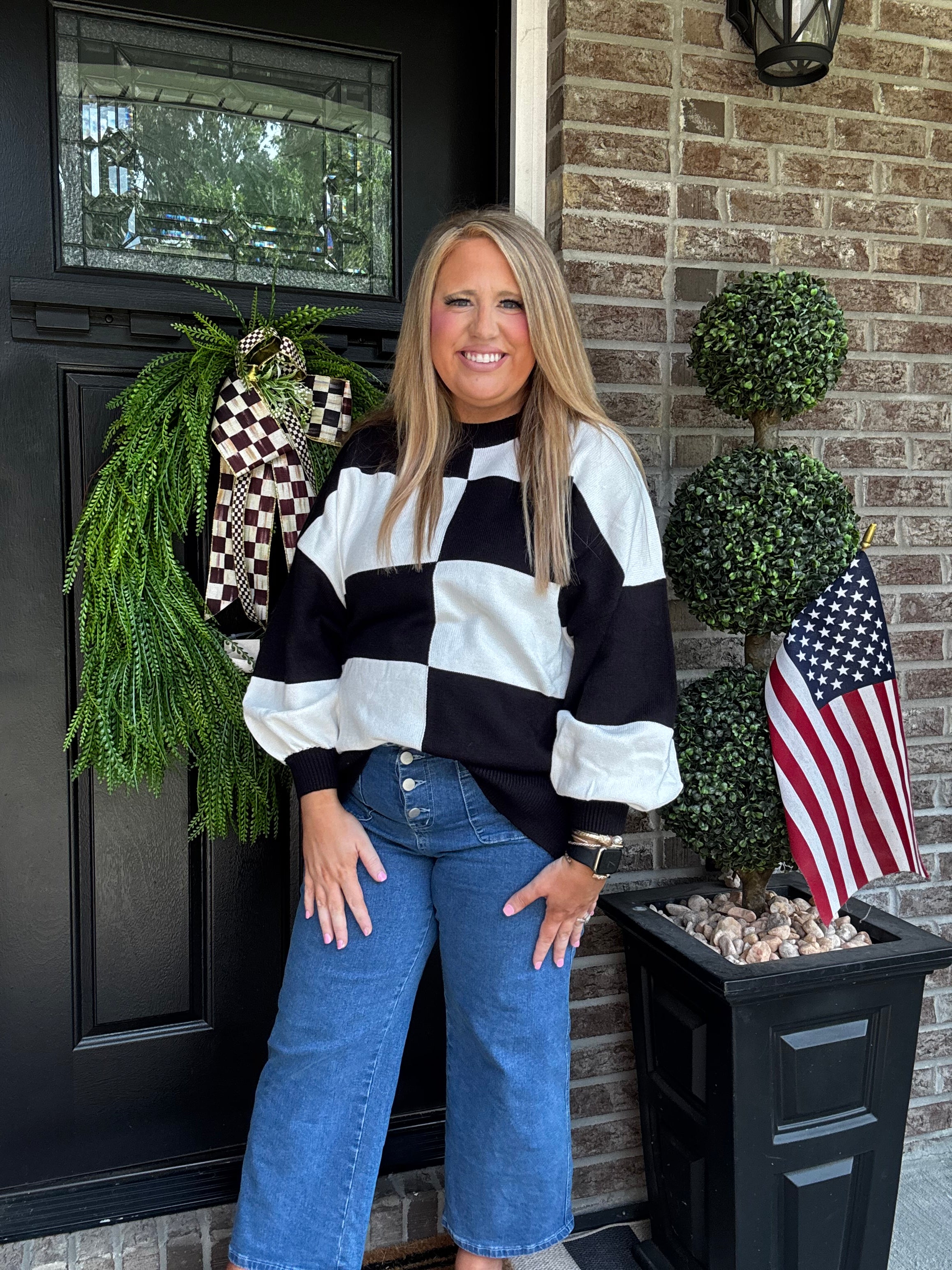 SS BLACK WHITE SWEATER L1