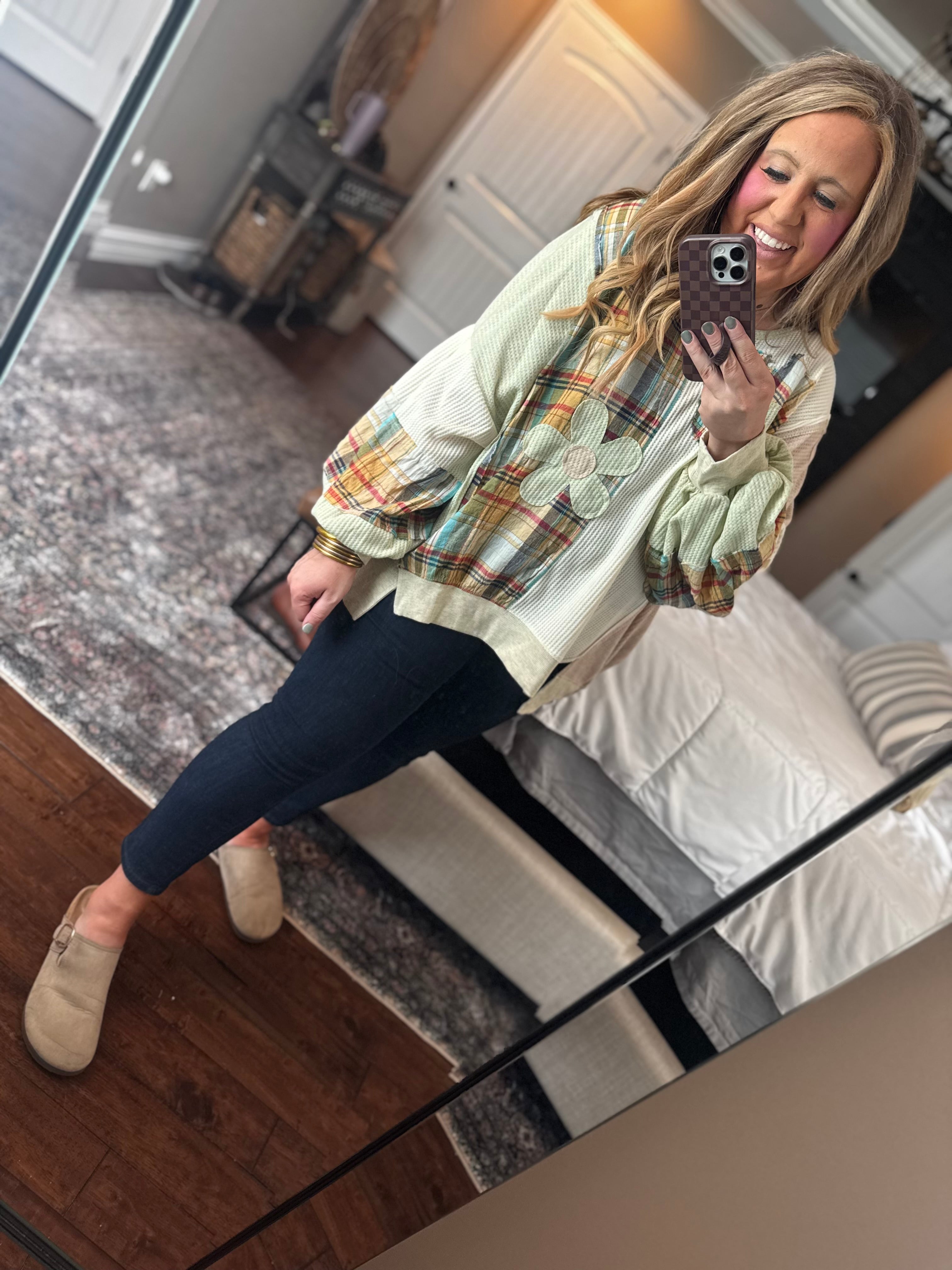 EASEL SAGE FLORAL TOP